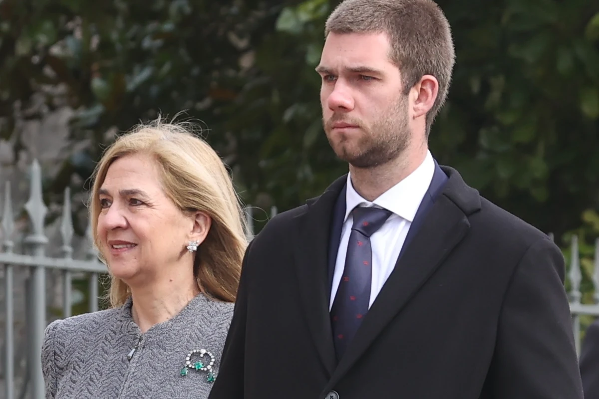 Juan Urdangarin con su madre, la infanta Cristina.