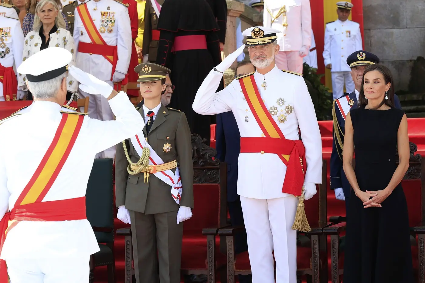 La princesa Leonor visitó en julio la escuela al lado de sus padres.