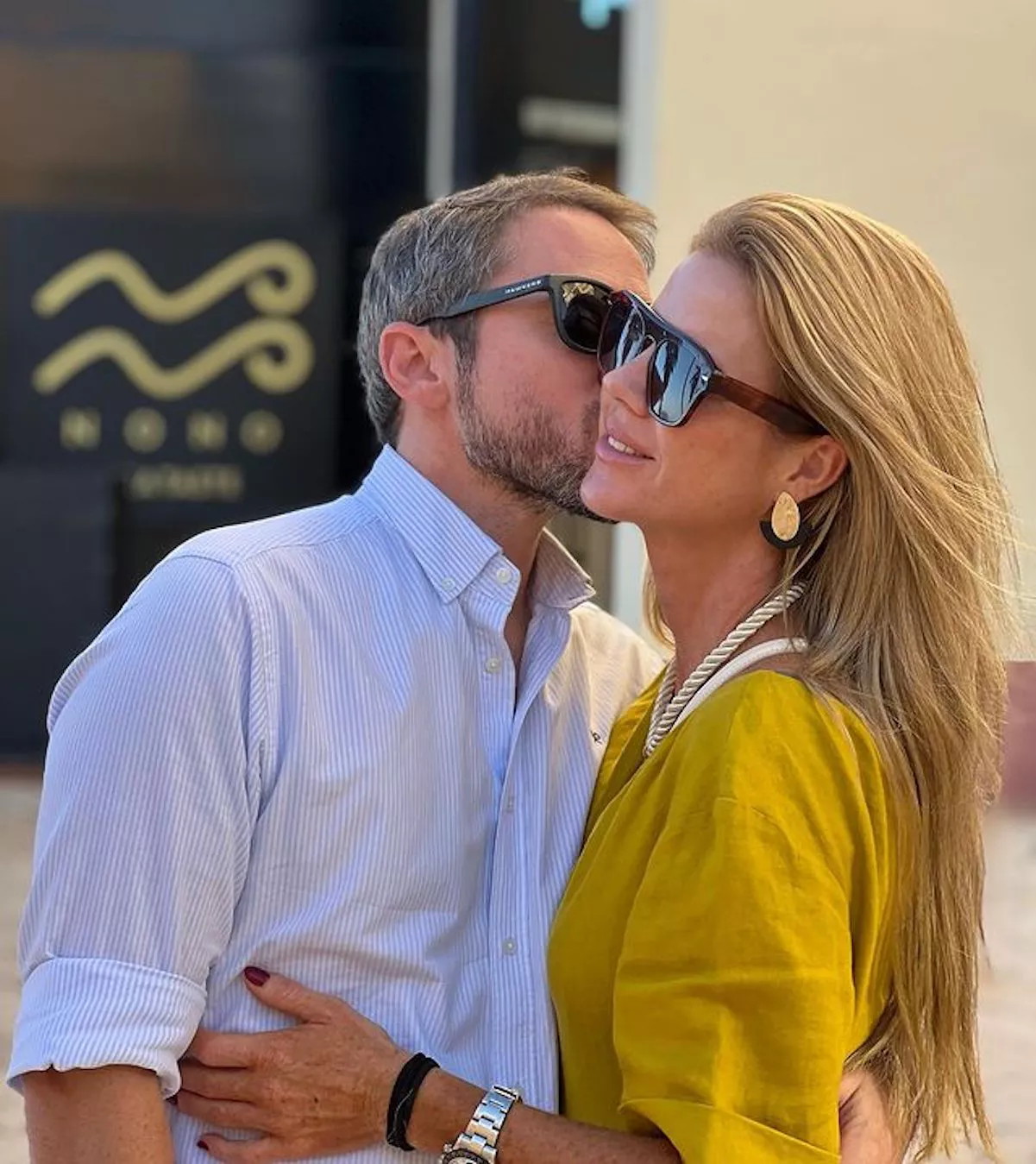 Amelia Bono y Manuel Martos beso