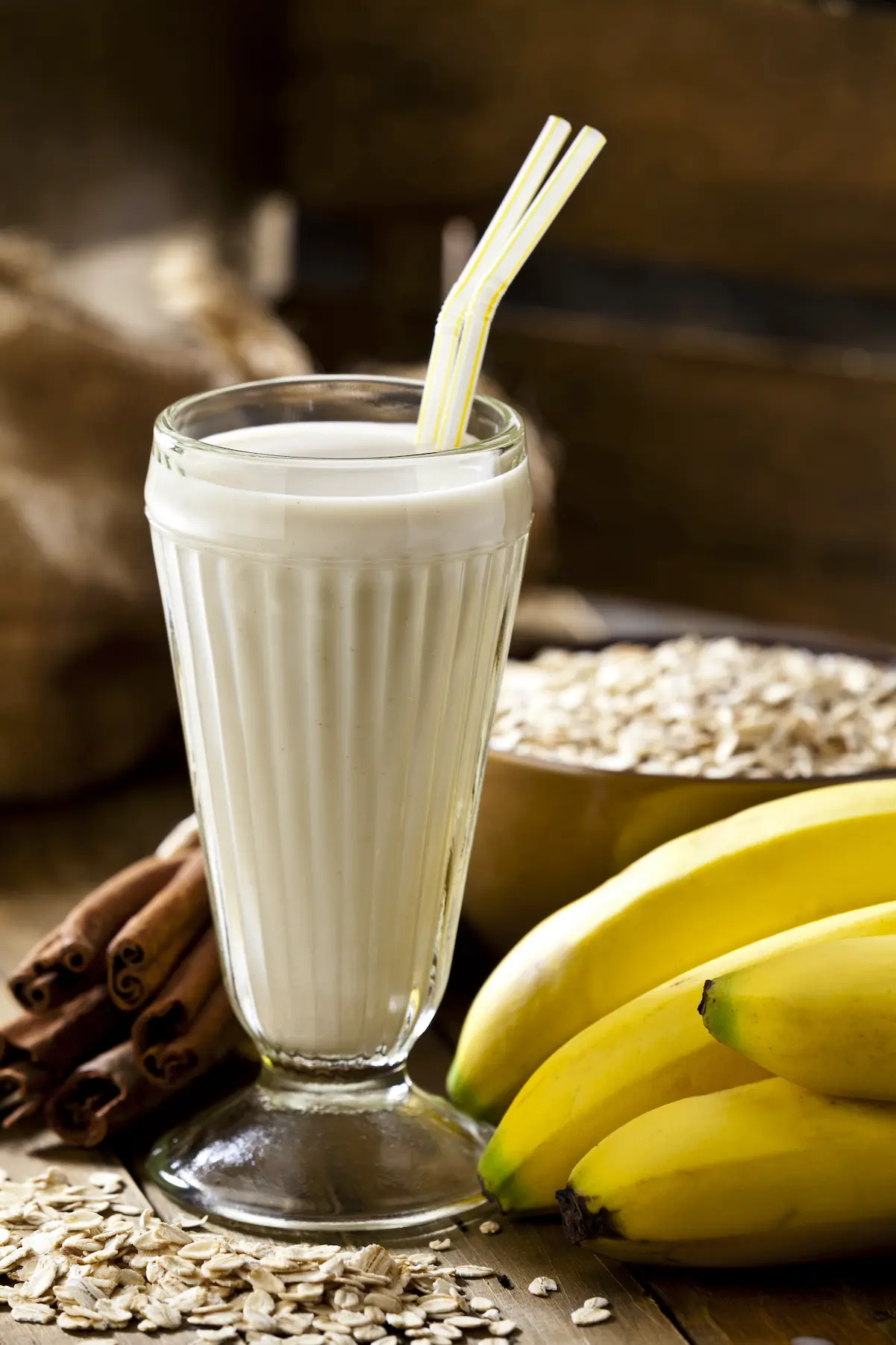 Smoothie energizante de avena, plátano y maca