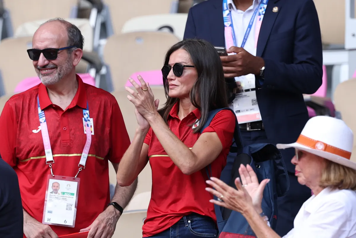 La reina Letizia, en aplaudiendo a Carlos Alcaraz.