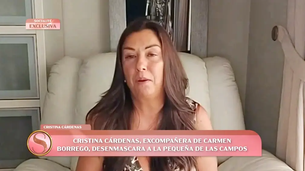 Carmen Borrego llorando tras la entrevista de José Almoguera en televisión.