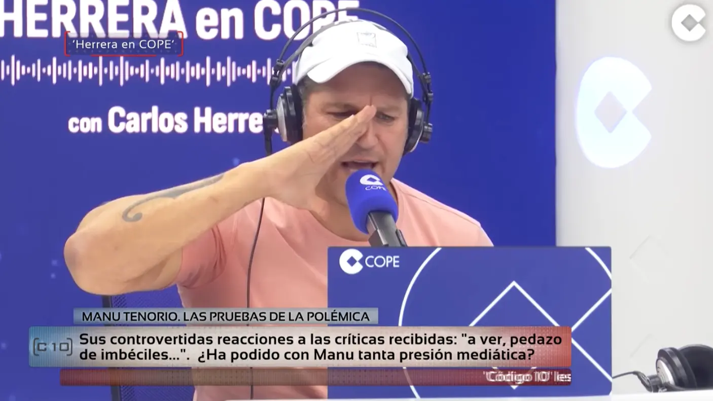 Imagen de Manu Tenorio en radio COPE.