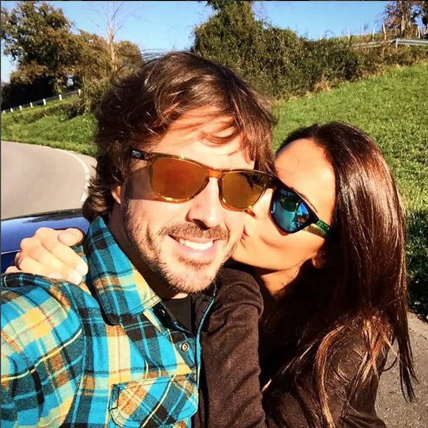 Lara salió con Fernando Alonso.