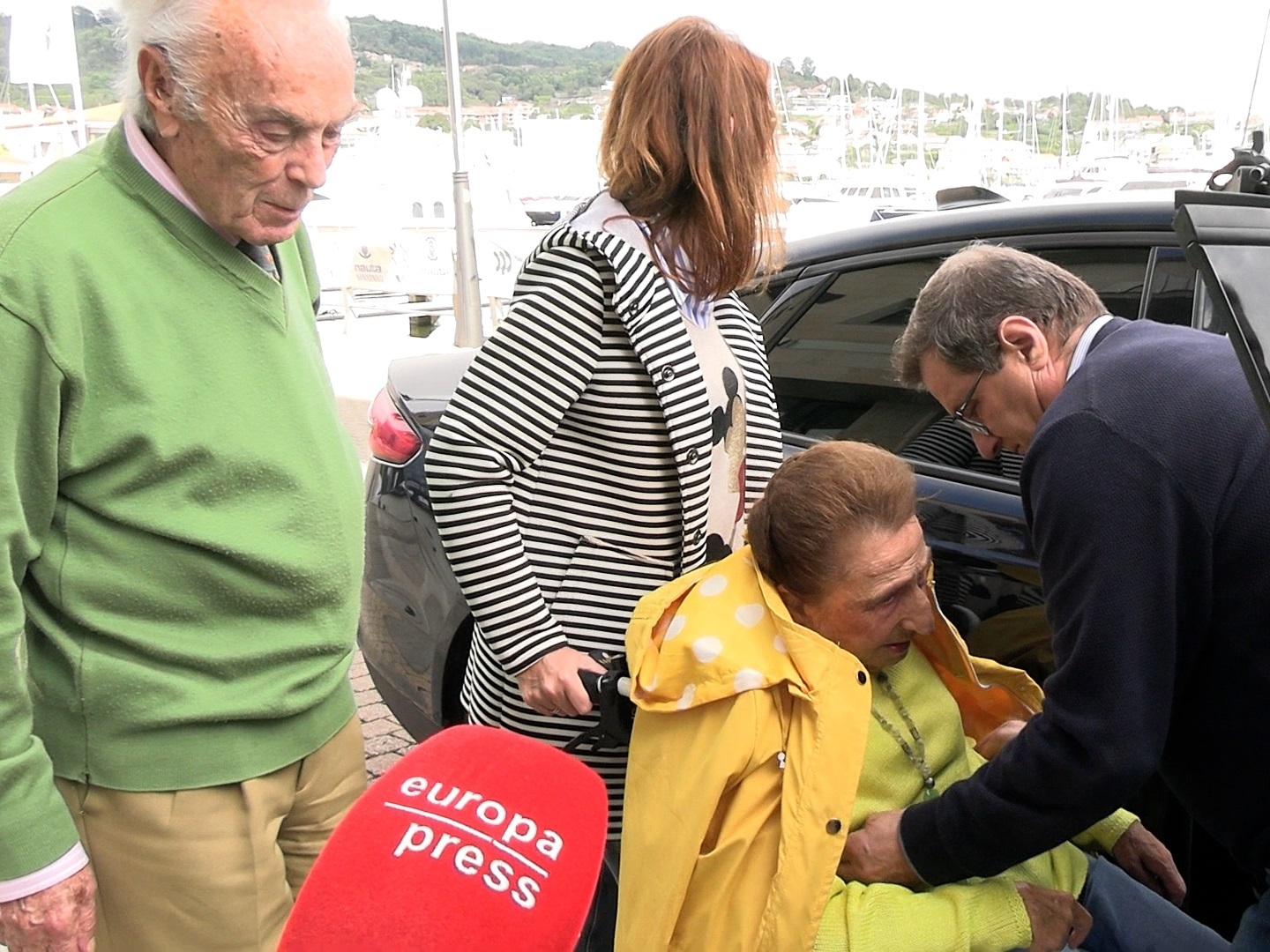 La infanta Margarita y Carlos Zurita en Sanxenxo para apoyar al rey emérito