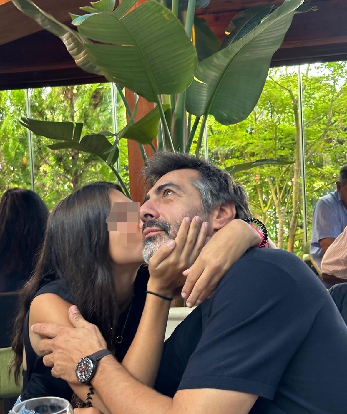 Juan del Val junto aa su hija muy cariñosos en su cumpleaños.