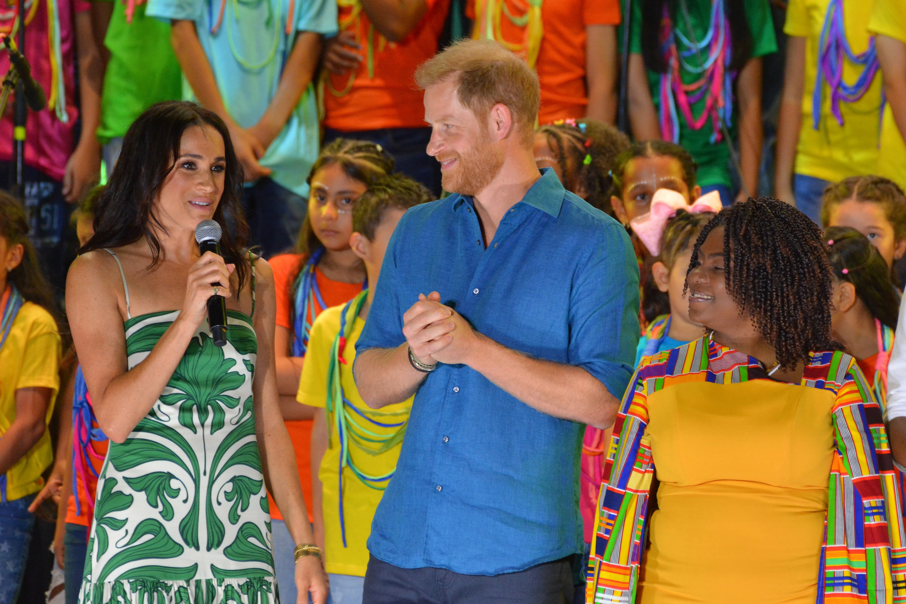 Meghan Markle y el príncipe Harry en un viaje a Colombia.