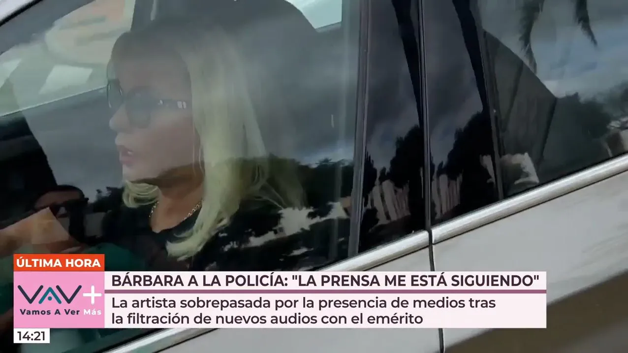 Bárbara Rey, conduciendo.