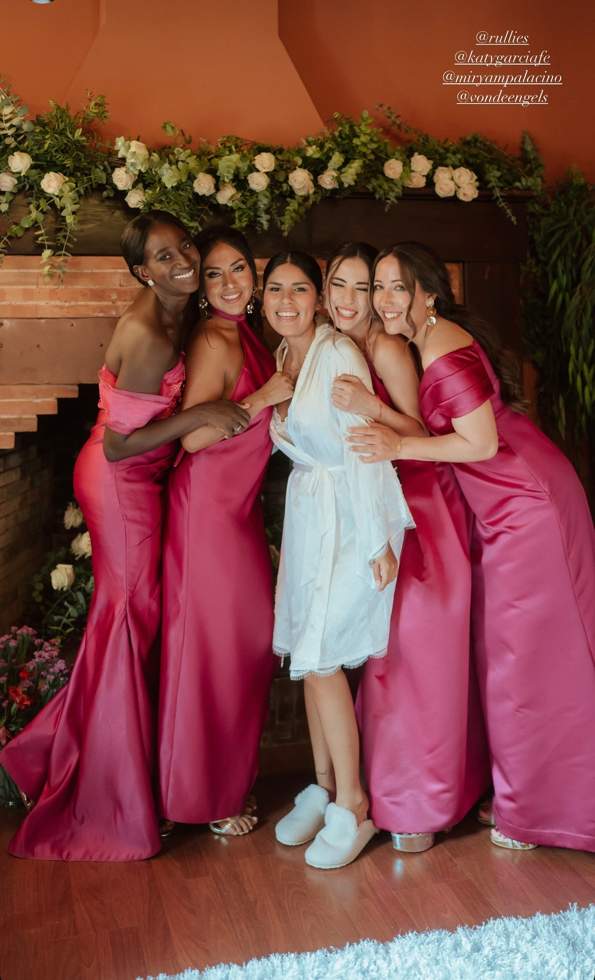 La novia junto a sus damas de honor.