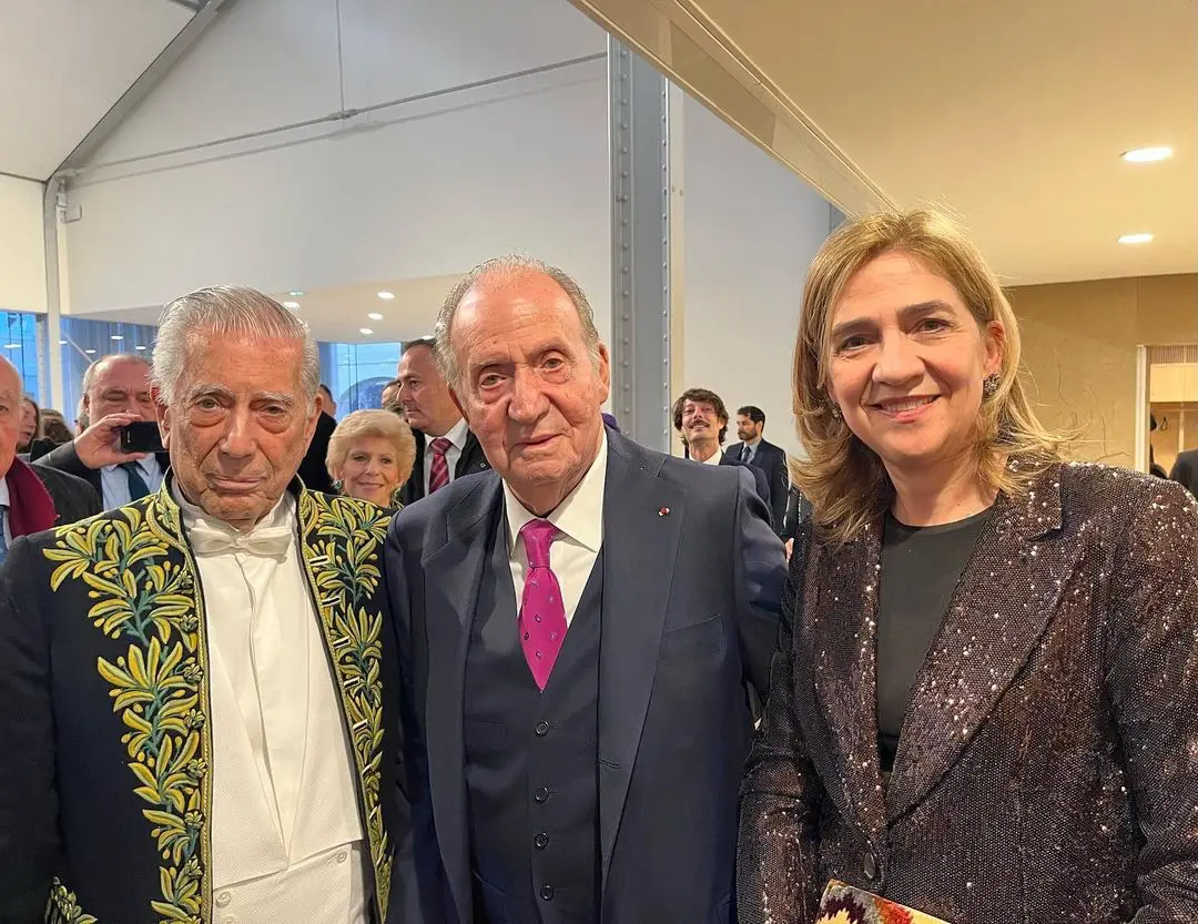 El rey emérito en la Academia Francesa junto a su hija, la infanta Cristina.