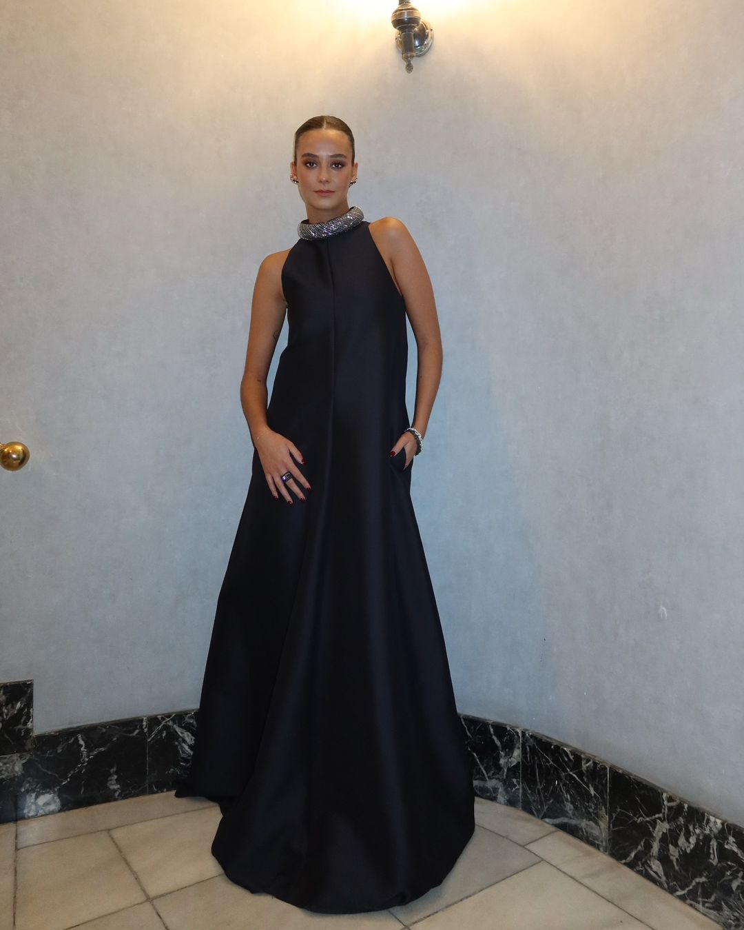 El look de Victoria Federica para la gala de Harper's Bazaar.