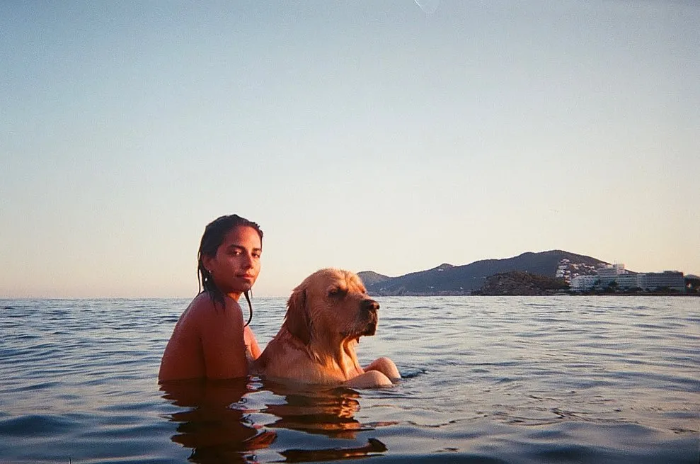 Lola Orellana, la hija de Rosario Flores.