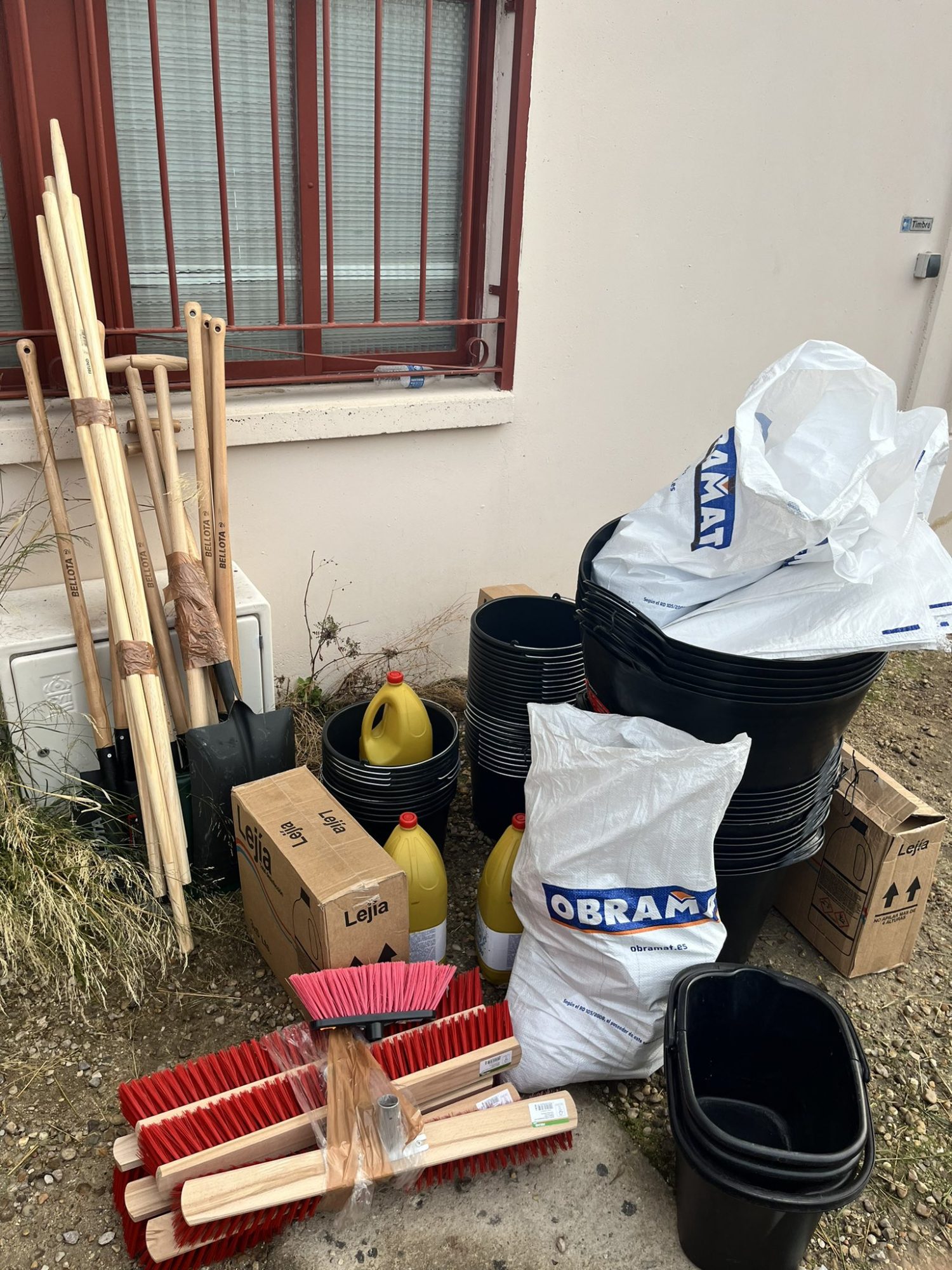 Materiales que la cantante llevó al punto.