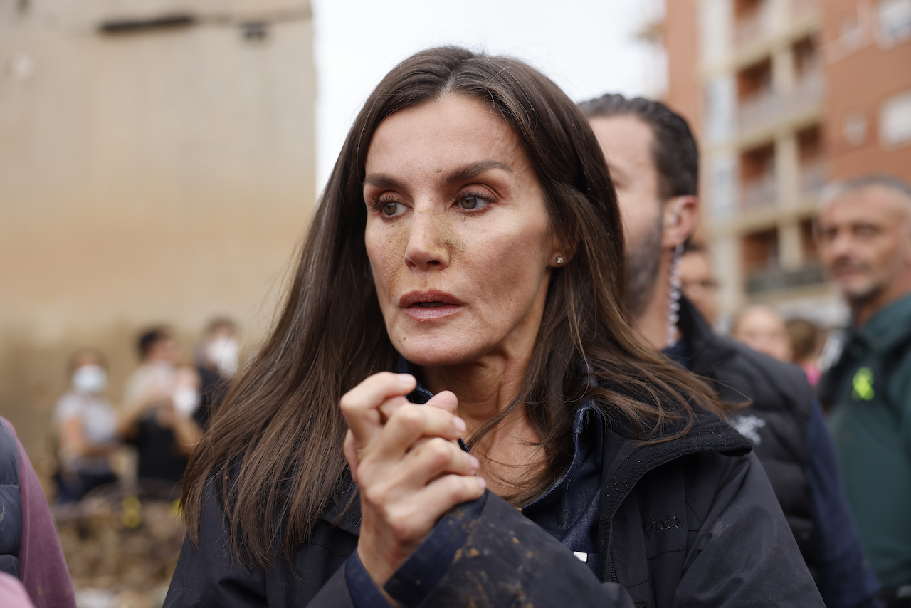 La Reina Letizia, durante su visita a Paiporta.