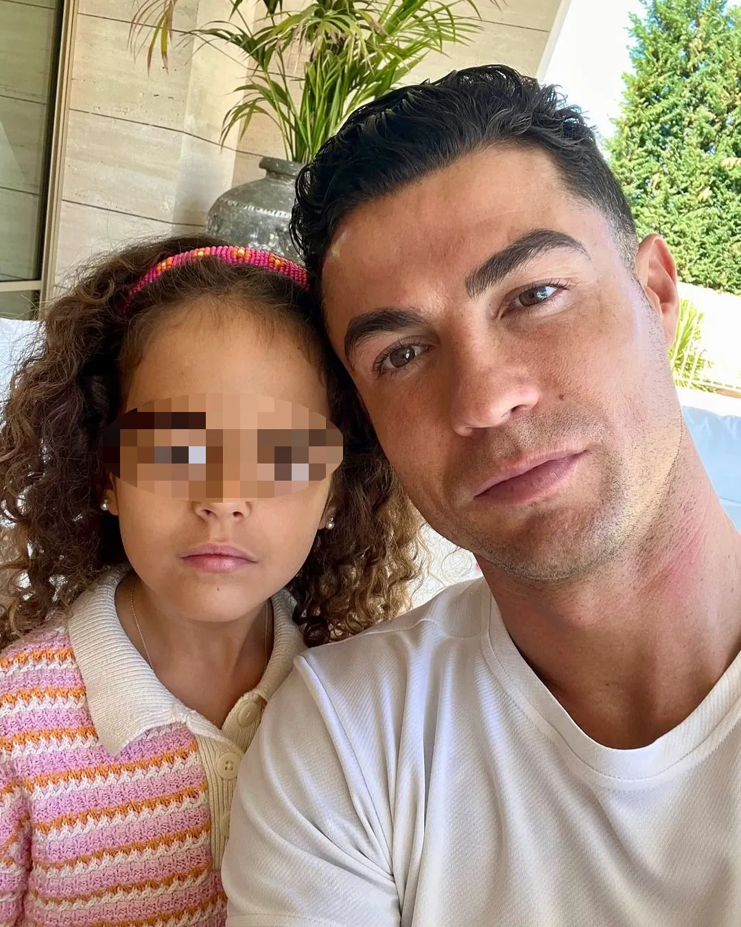 Cristiano Ronaldo y su hija Alana