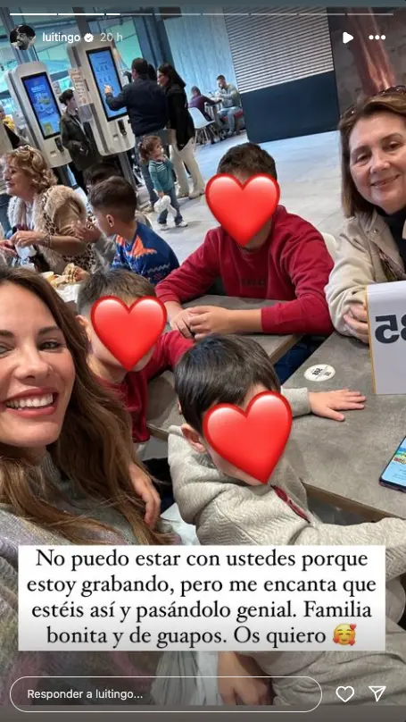 Jessica Bueno con sus hijos y su madre