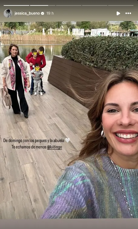 Jessica Bueno con su madre y sus hijos