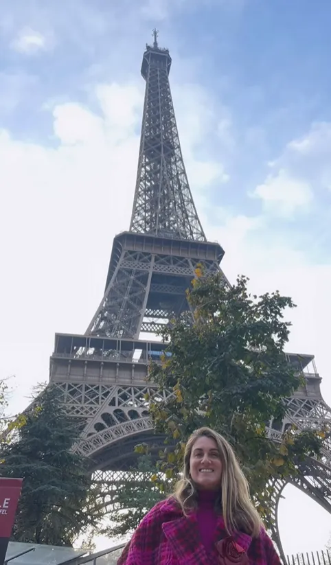 Carlota Corredera y David Valldeperas en París con amigos