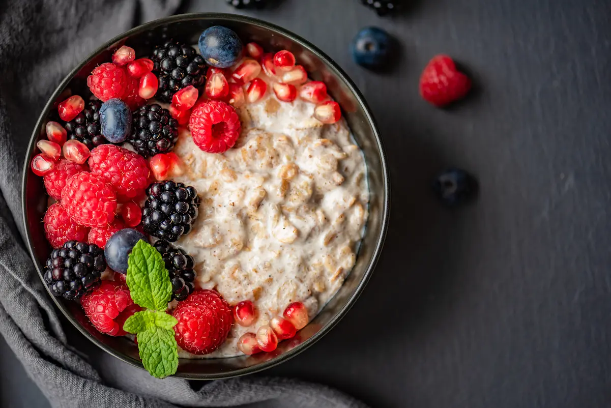 Porridge de chía y frutos rojos