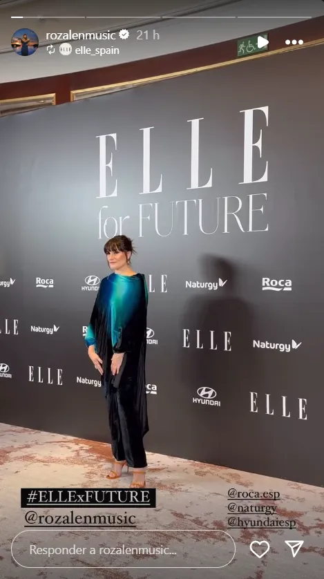 Rozalén en su concierto en la gala de Elle