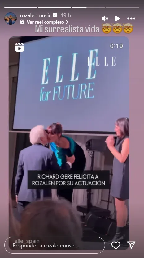 Rozalén en su concierto en la gala de Elle