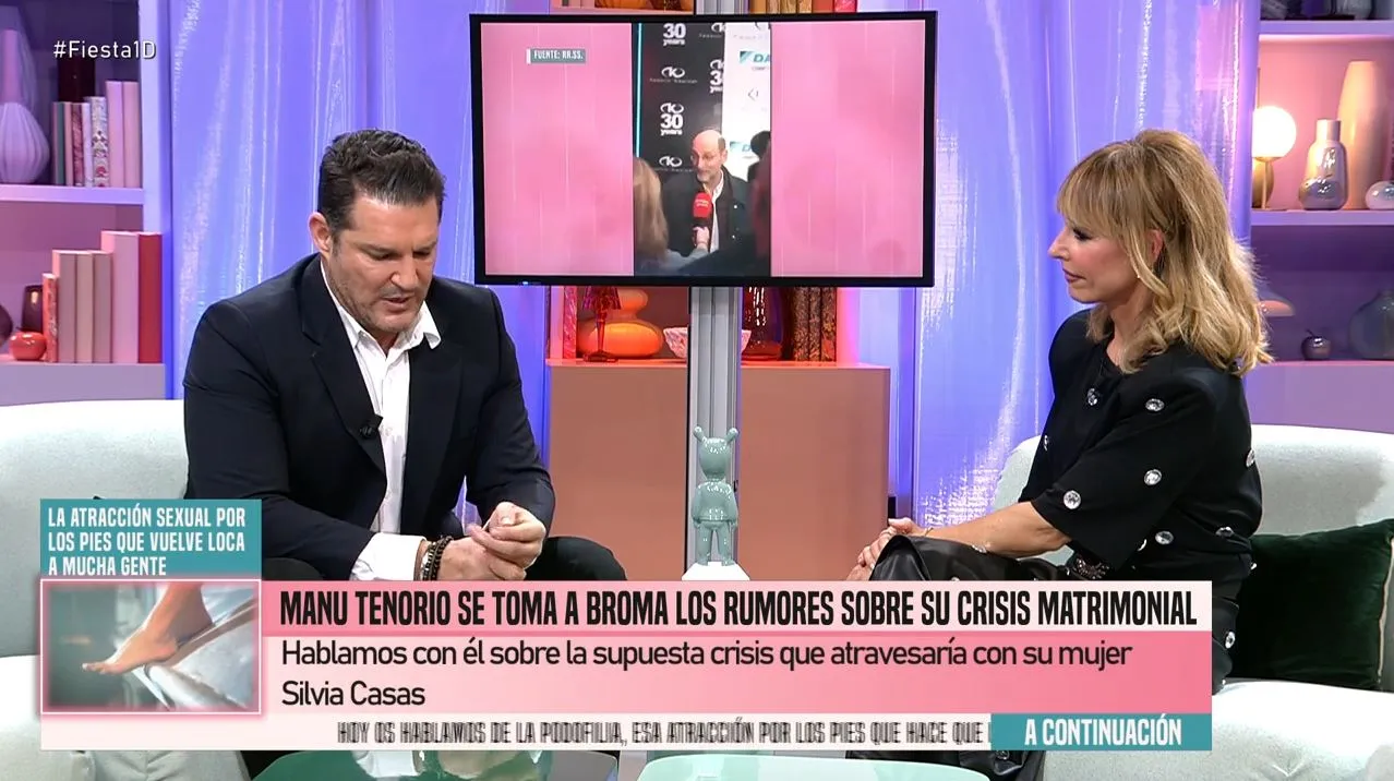 Manu Tenorio desmiente su crisis matrimonial con Silvia Casas.