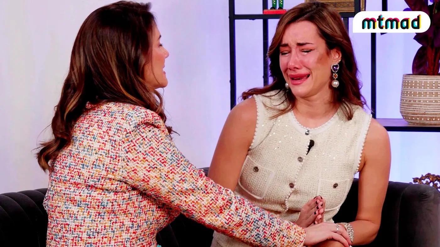 Adara Molinero llorando con su madre en su podcast de Mtmad