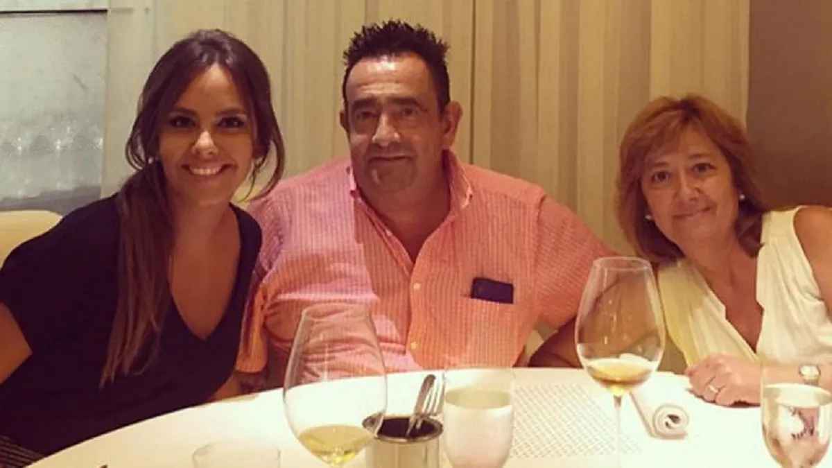 Cristina Pedroche con sus padres, Domi y Paco.