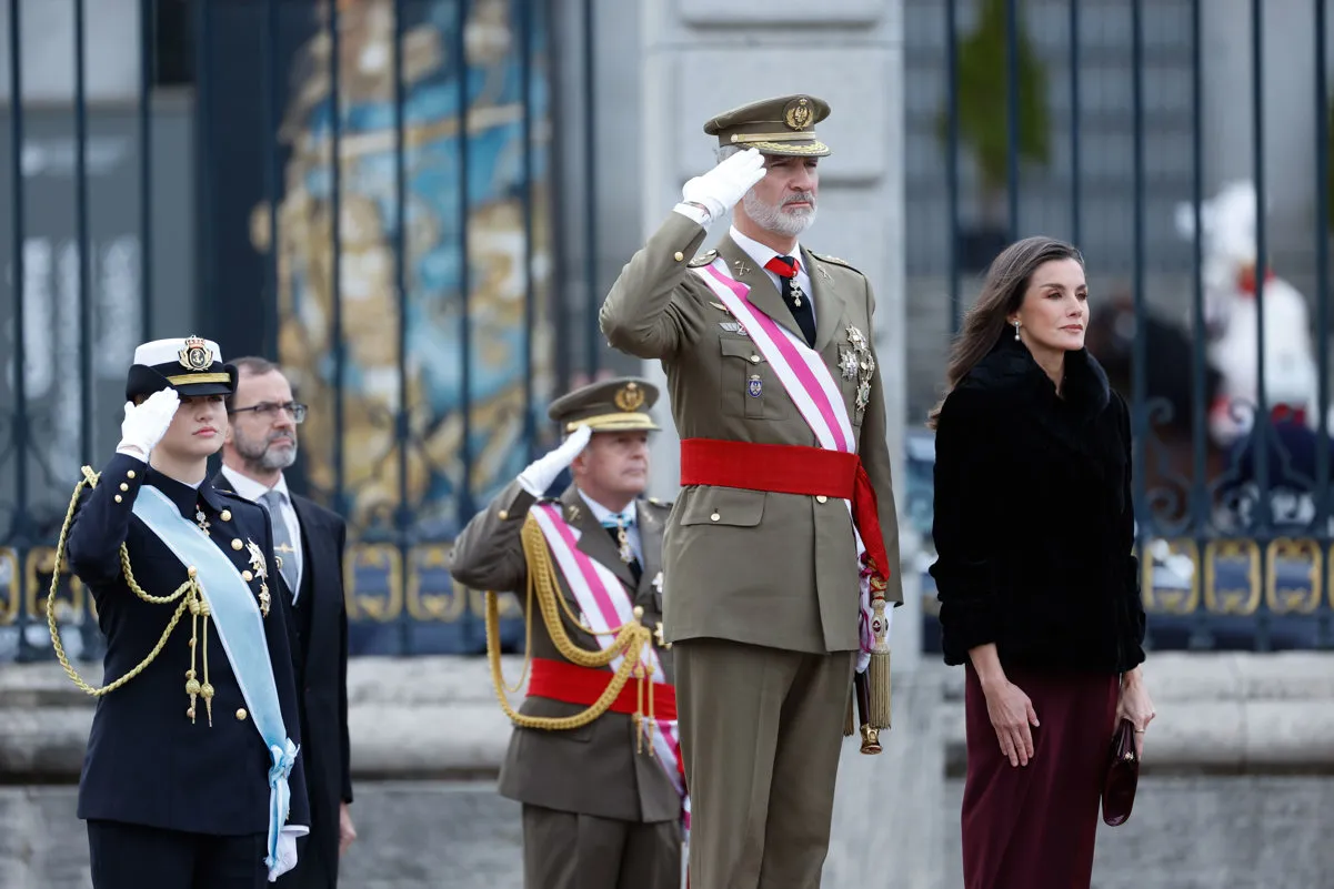 Los Reyes Felipe VI y Letizia, junto a la Princesa de Asturias en la Pascua Militar 2025