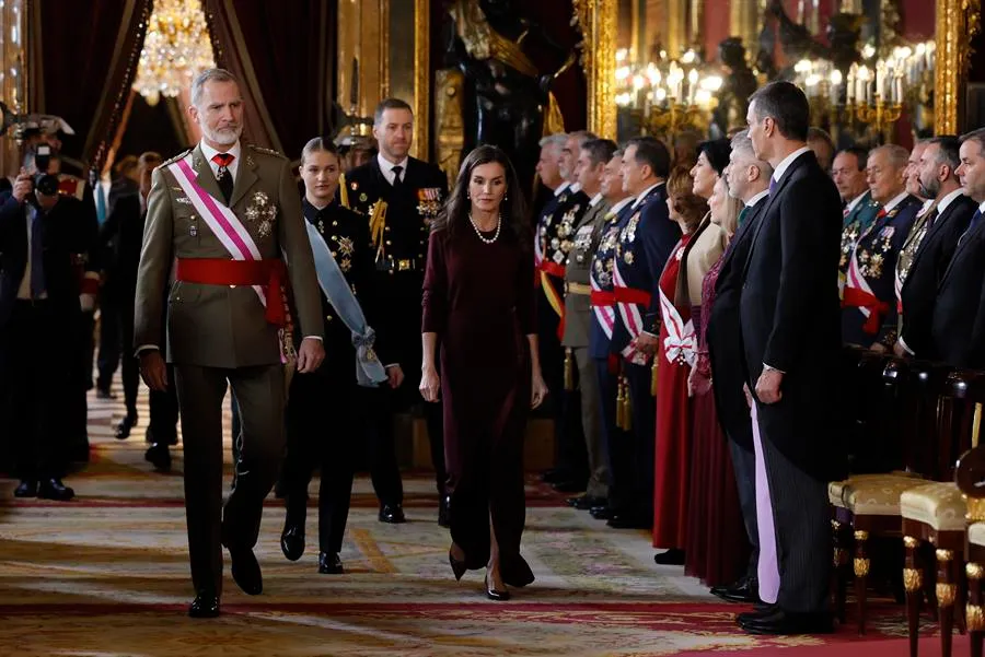 Los Reyes Felipe VI y Letizia, junto a la Princesa de Asturias en la Pascua Militar 2025