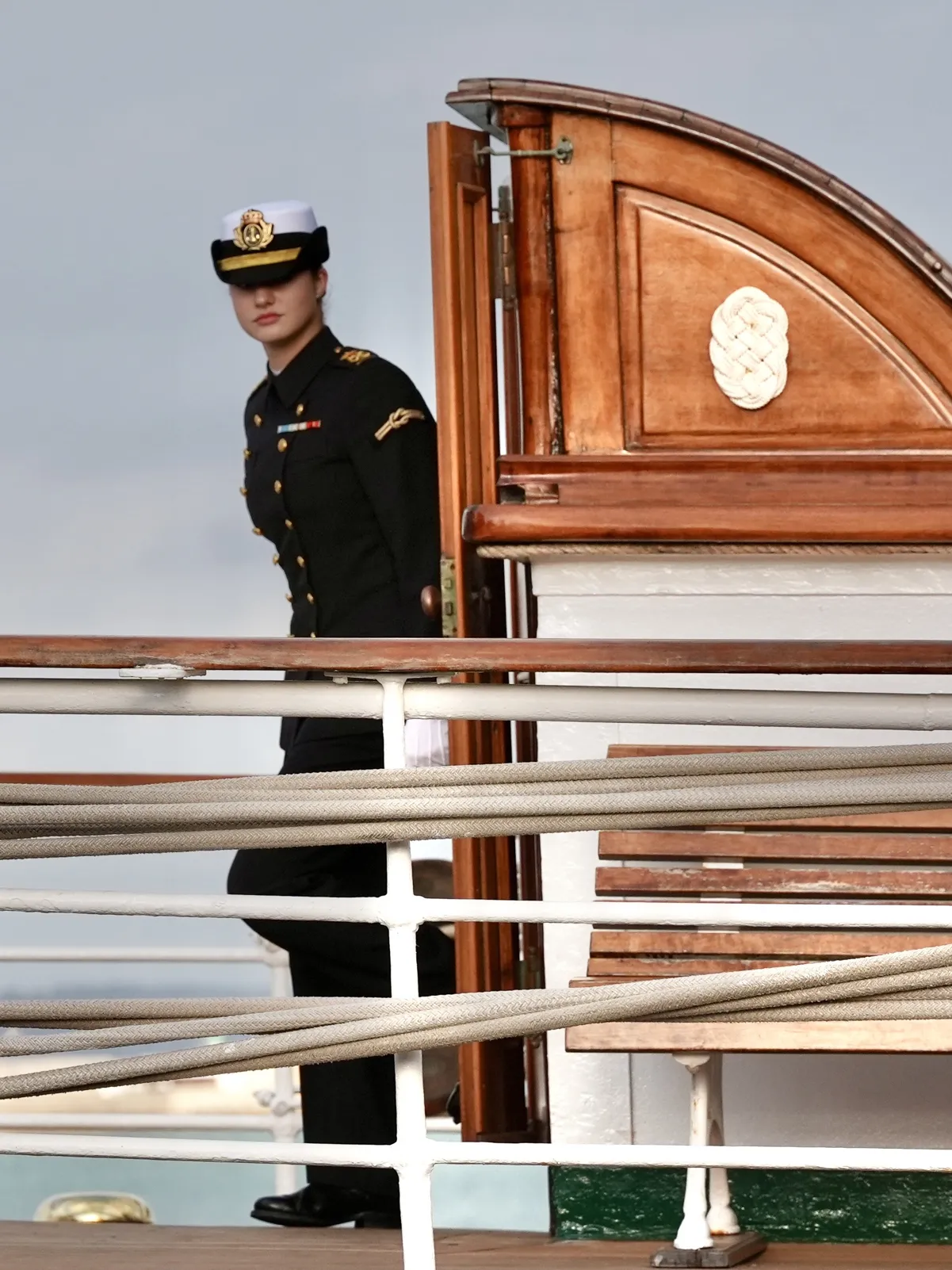 Leonor, embarcando en el Juan Sebastián Elcano.