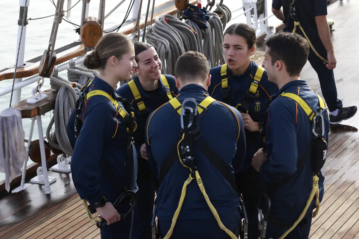 Leonor en barco Elcano