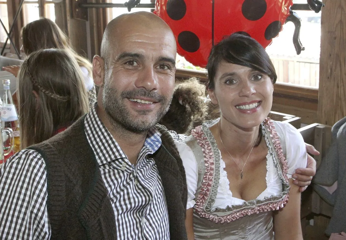 Pep Guardiola y Cristina Serra en una imagen en el Oktoberfest de Munich en 2015