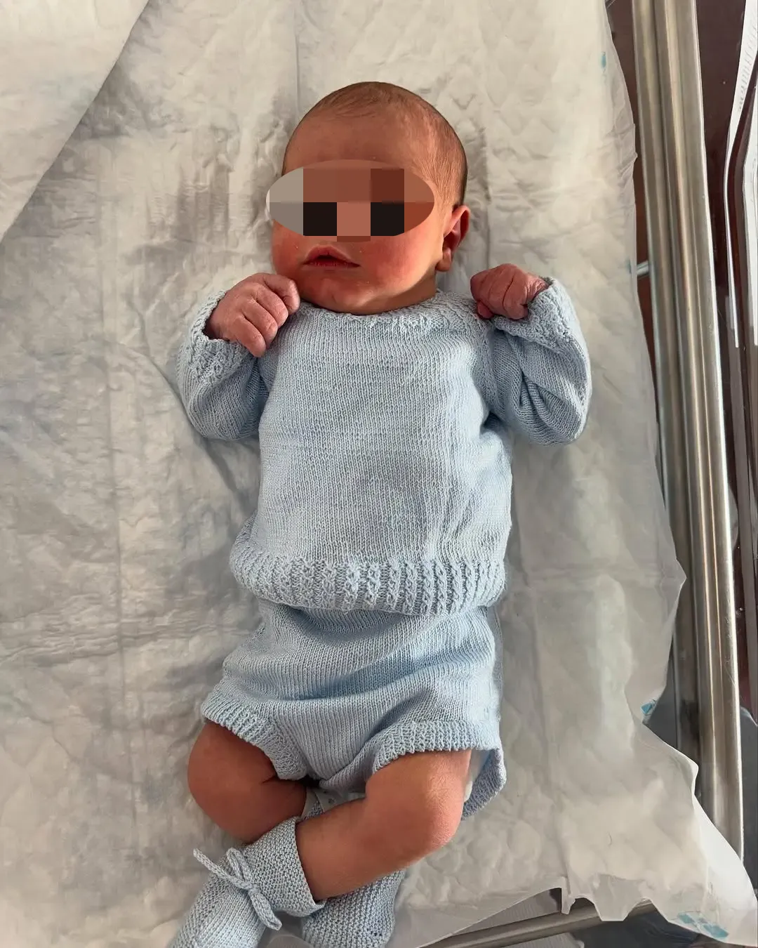 Íñigo Lopera Monje, hijo de Carolina Monje y Álex Lopera.