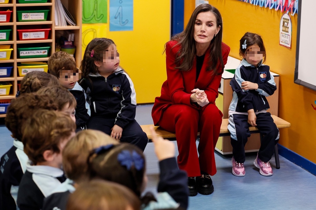 Doña Letizia con los niños en la actividad del "Animómetro"