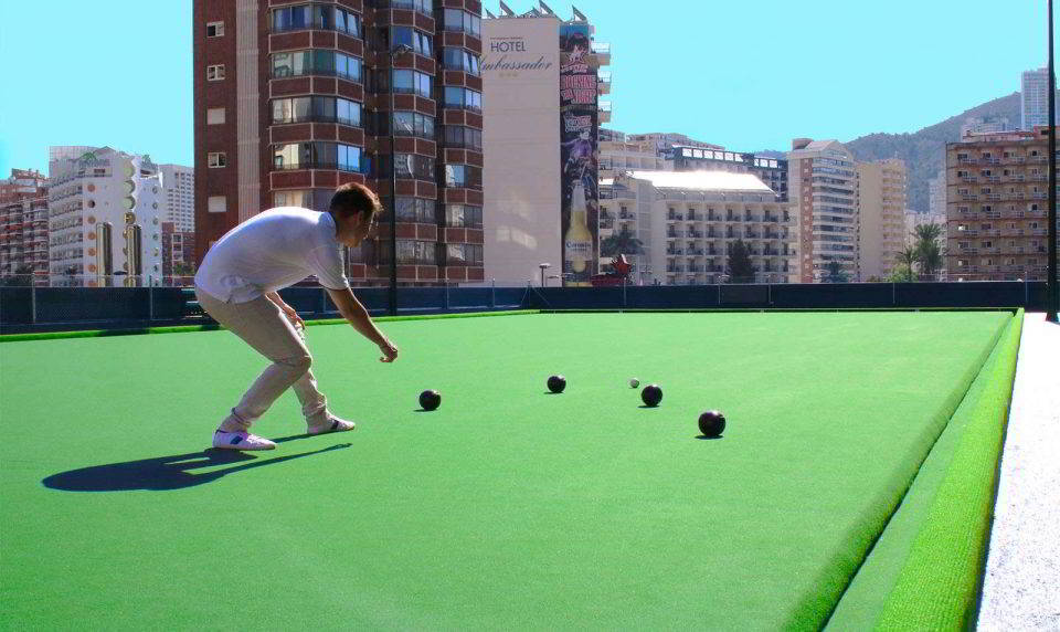 Benidorm Fest: así es el hotel de los participantes con piscina, gimnasio y bolera