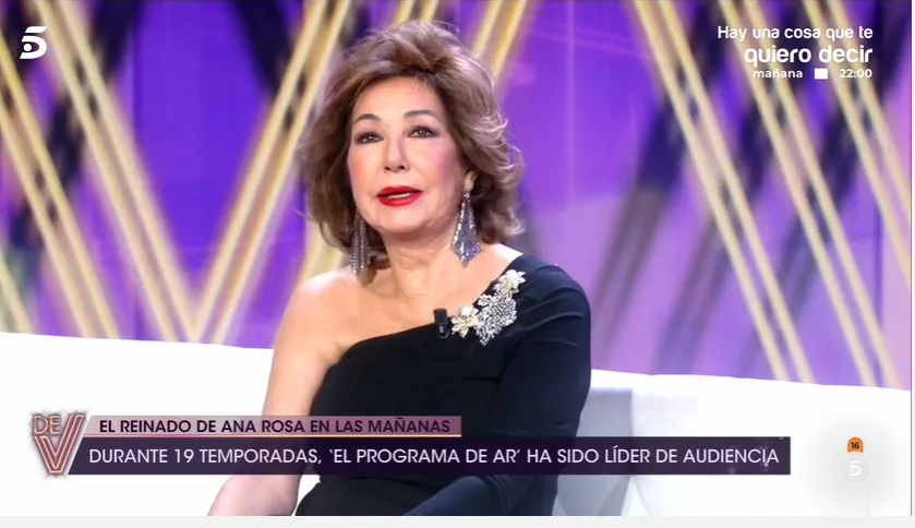 Ana Rosa en el plató de De viernes