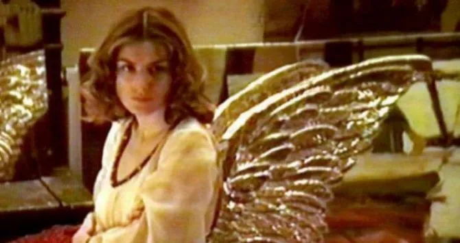 La reina Letizia, de joven, en el cortometraje 'La mirada del ángel'.