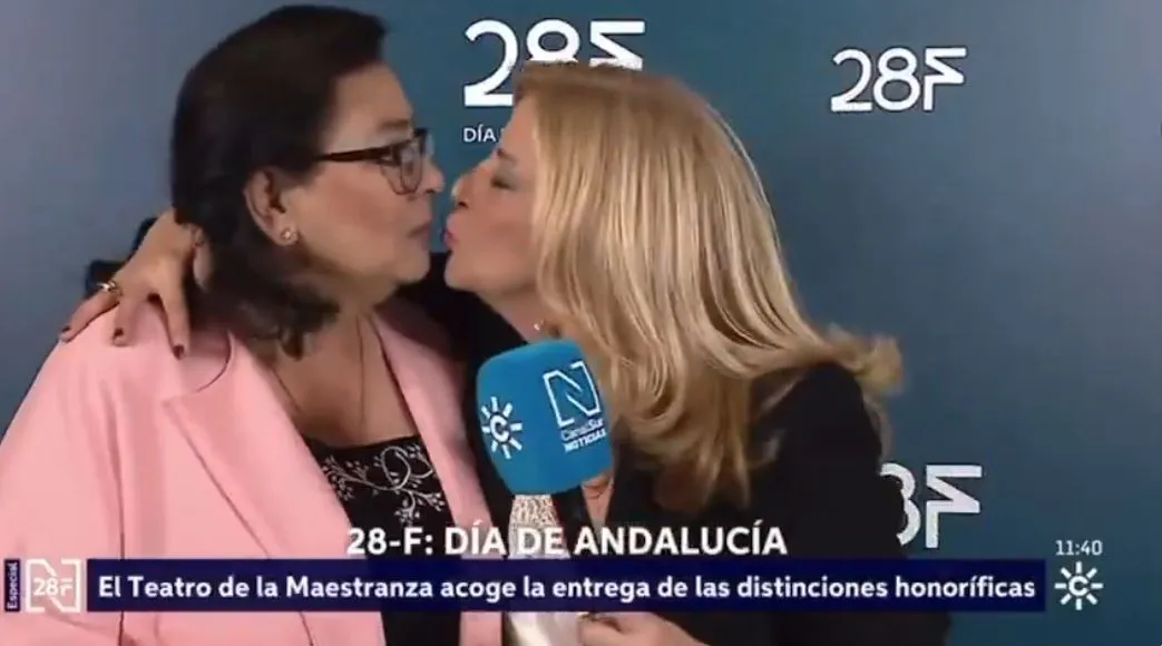 María del Monte le hace la cobra a Inma Casal.