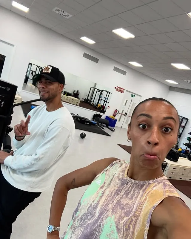 Ana Peleteiro y Benjamin Compaoré en el gimnasio