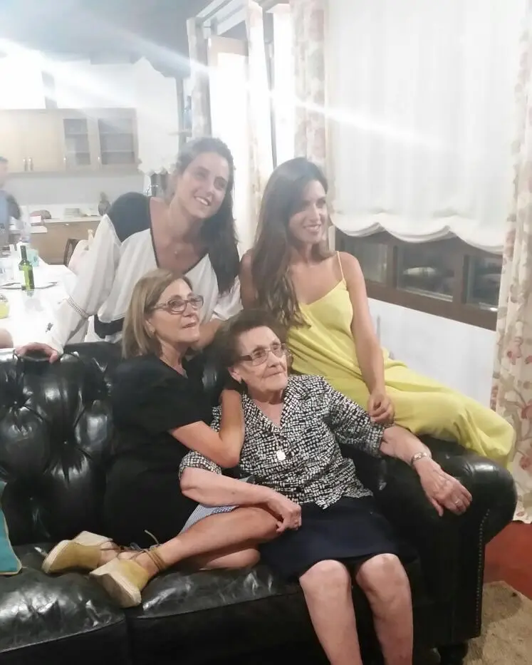 sara carbonero muerte abuela