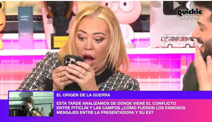 Los colaboradores de 'Ni que fuéramos' reaccionando a la nueva cara de Paola Olmedo